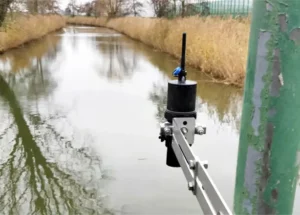 Capteur radar de niveau d'eau