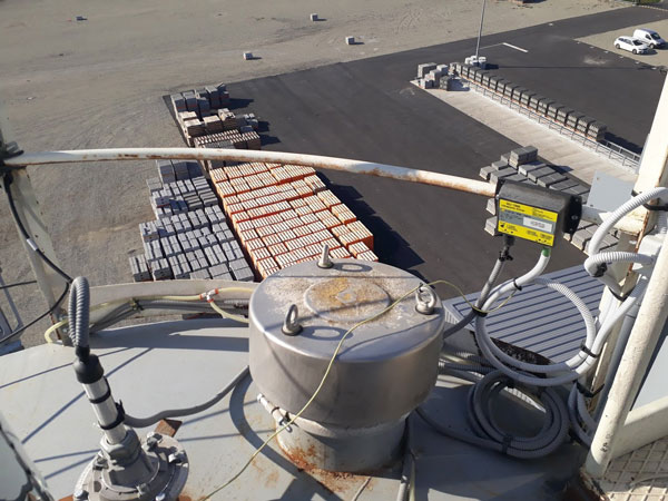 Générateur communicant pour sonde Ultrason silo industrie installé
